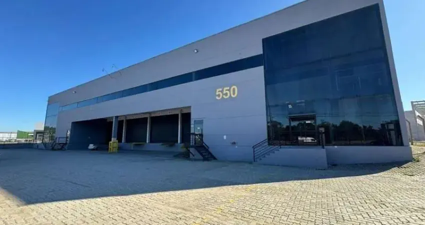 Galpão logístico  3.600m²total, sendo 3.200m2 de armazém e 400m2 de mezanino para escritório.
