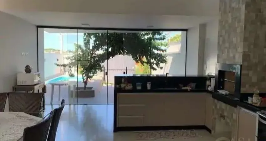 Casa com Piscina e Churrasqueira á venda em Porto Rico/PR
