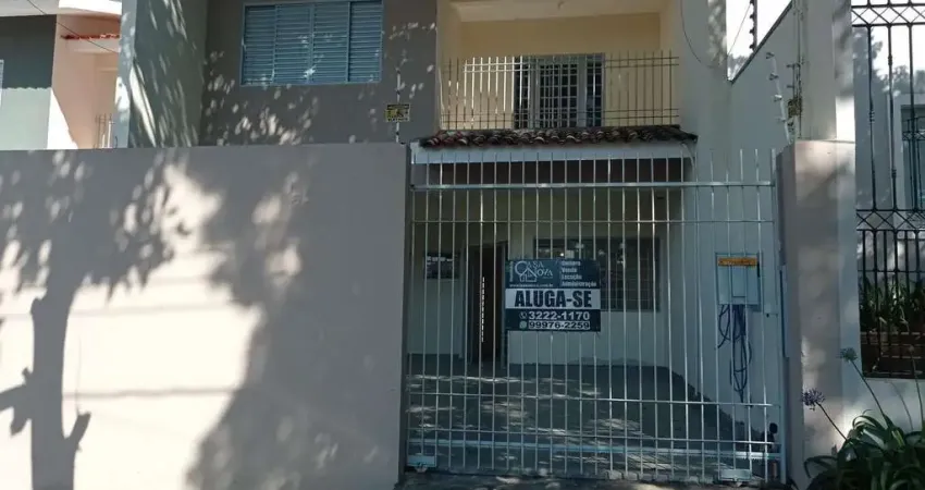 Casa com 3 quartos para alugar na Rua 8 de Setembro, 446 A, Jardim Alamar, Maringá