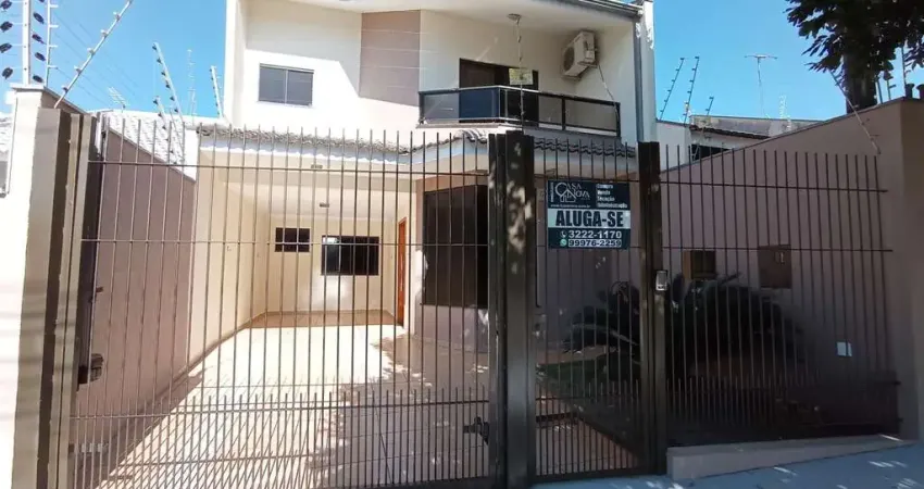 Casa com 3 quartos para alugar na Rua Pioneira Vergínia Maria Fecchio, 62 B, Jardim Itália II, Maringá