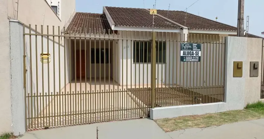 Casa com 3 quartos para alugar na Rua Pioneiro Nereu Mazzer, 223 novo 2, Jardim Tóquio, Maringá