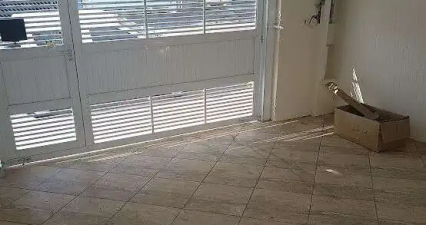 Casa com 2 quartos para alugar na Rua Manoel da Nóbrega, Vila Amorim, Suzano