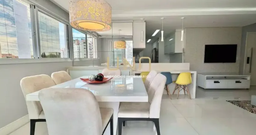 Na avenida trompowsky e com uma planta generosa, esse apartamento possui 1 suíte, 2 demi-suíte, churrasqueira na sacada e 3 vagas de garagem.