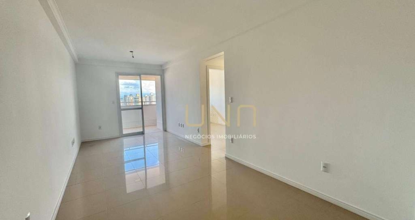 Apartamento em localização imperdível, próximo ao shopping Itaguaçu, com 03 quartos.