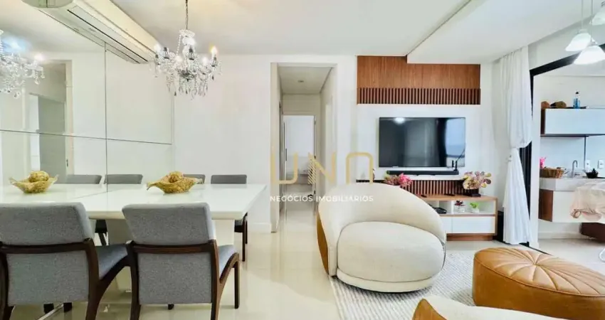 Apartamento de 02 quartos, sendo uma suíte, sacada com churrasqueira e vista mar. Duas vagas de garagem.  Estreito/Florianópolis.