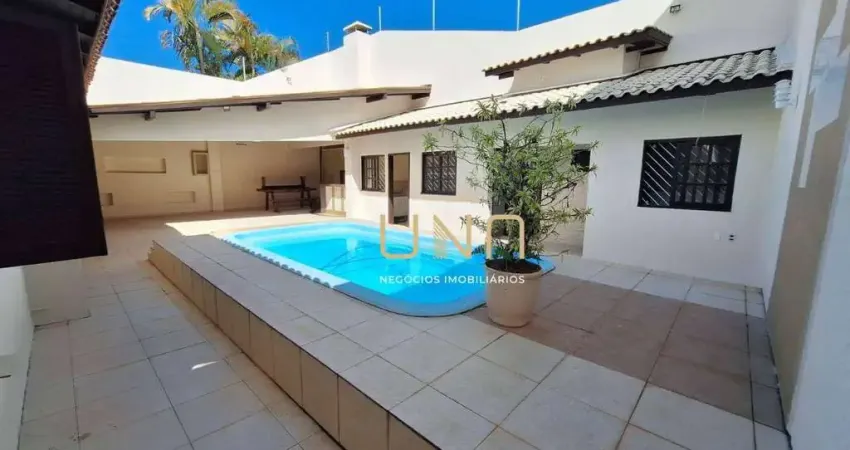 Casa com 03 quartos sendo uma suíte, vaga de garagem, localizada no parque são jorge.