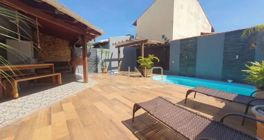 Casa em loteamento no bairro campeche, com 03 quartos e vaga e garagem.