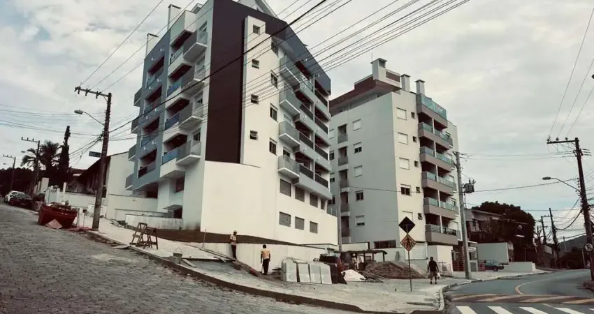 Cobertura duplex, 3 dormitórios, 1 suíte, sala espaçosa, varanda com churrasqueira