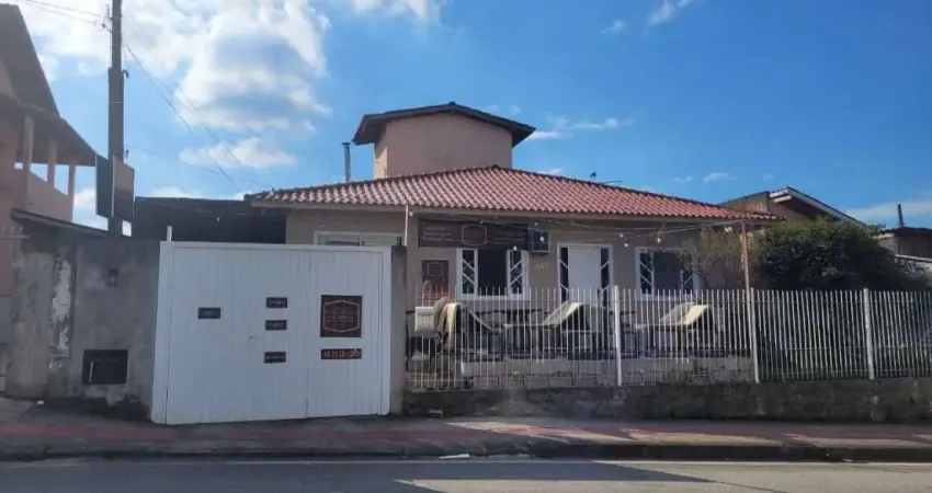 Casa com 3 quartos à venda na Afrício de Senna Vaz, 322, Serraria, São José