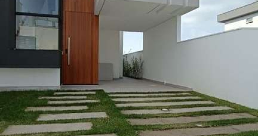 Casa com 3 dormitórios perto da praia no Campeche!