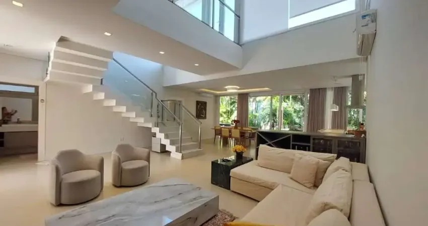 CASA COM 4 SUÍTES 454,84m² no RIO TAVARES EM CONDOMÍNIO FECHADO em Florianópolis SC