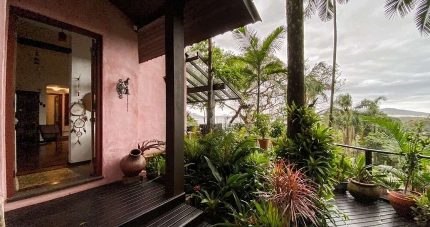 Casa em Condomínio em Lagoa da Conceição