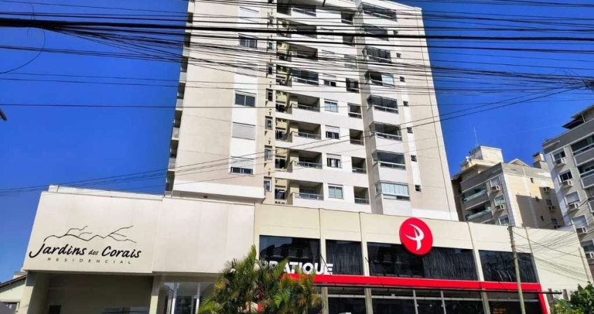 Apartamento com 82m2 de 3 dorm, 1 suíte, 1 wc social, sacada, 1 vaga  no Abraão - Florianópolis