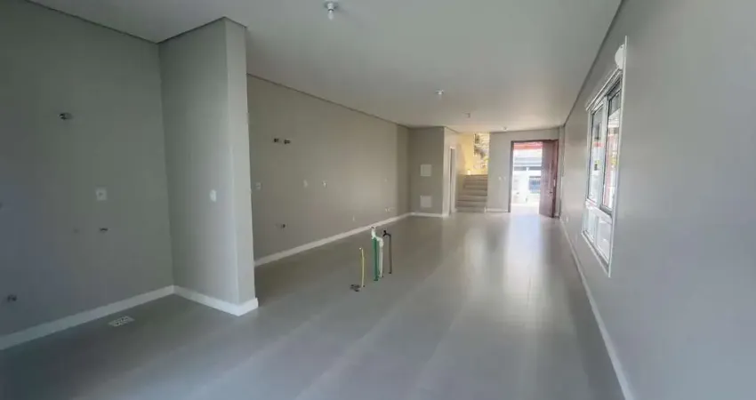 Casa nova a venda de 3 dormitórios ( 1 suíte ) - bairro carianos - florianópolis sc