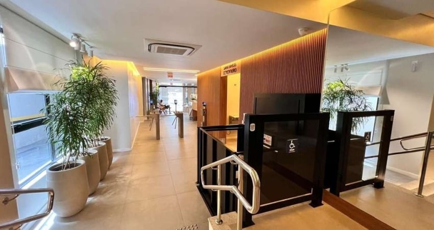 Sala comercial com 163 m² privativos e 2 vagas de garagem, no Centro Executivo Pedro Xavier.
