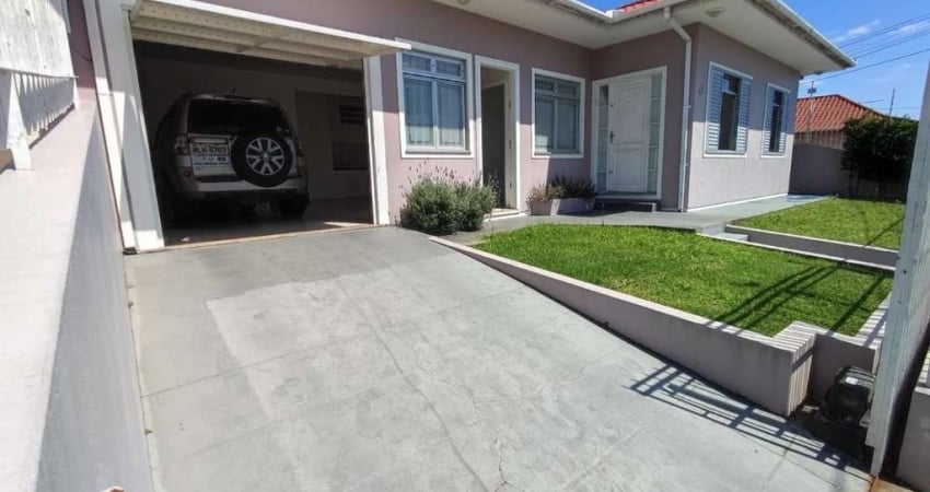 Casa à venda com 3D, 2 banheiros na Praia Comprida, em São José