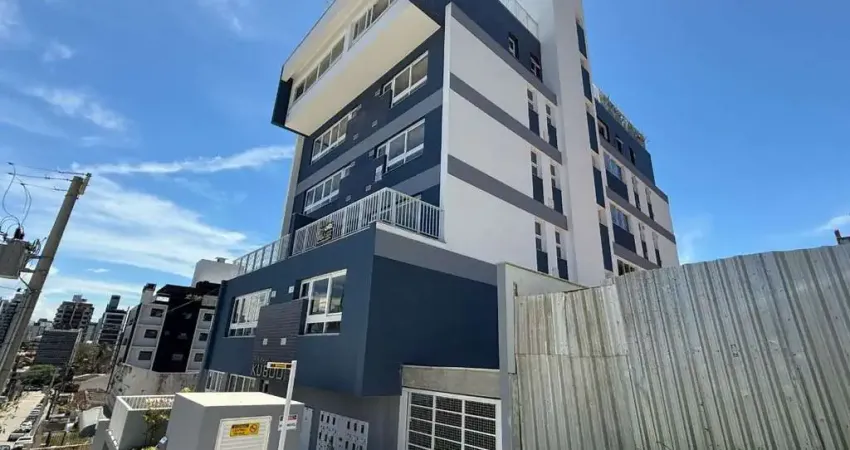 Apartamento com 48,5 m², 1 suíte, lavabo, 1 vaga, no centro de florianópolis