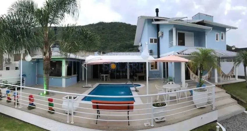 Casa em Santo Antônio Área de 1750 metros