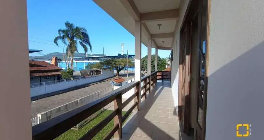 Casa com 3 quartos à venda na Rua Galvão, Carianos, Florianópolis