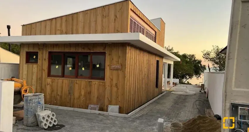 Linda casa a venda frente mar no Ribeirão da ilha, Florianópolis SC