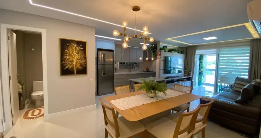 Apartamento de 02 dormitórios sendo 02 suítes no bairro Agronômica em Florianópolis