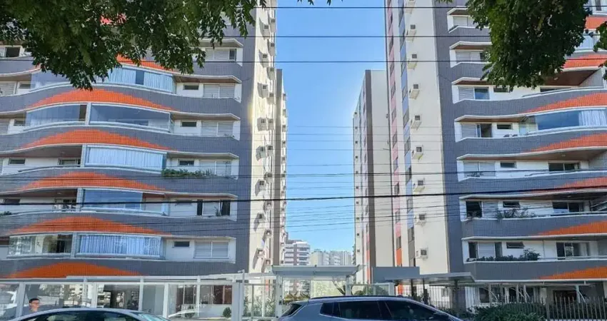 Apartamento - 3 dormitórios - 1 suíte - 2 vagas - Centro - Florianópolis - SC - Hippo