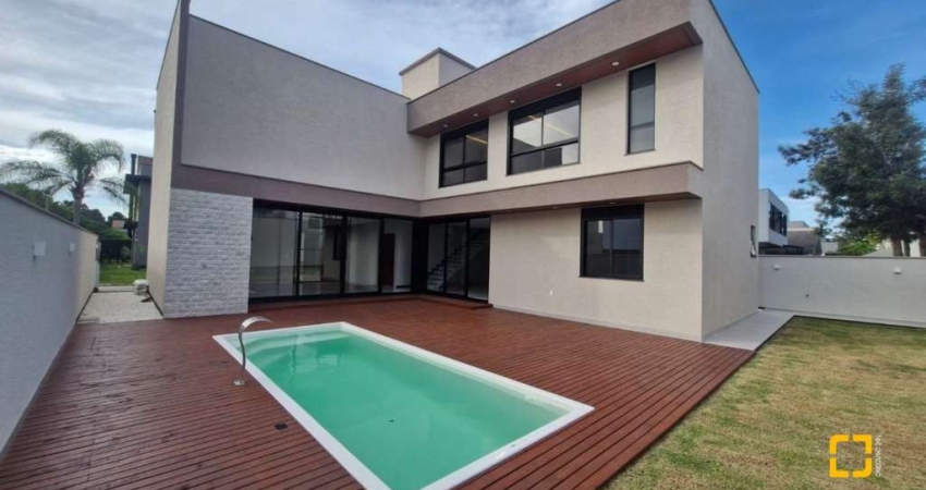Casa alto padrão a venda em condomínio ao lado do Costão Golf