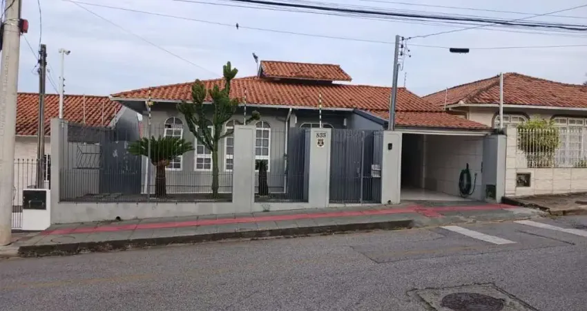 Belissíma e ampla casa no Bairro Ipiranga