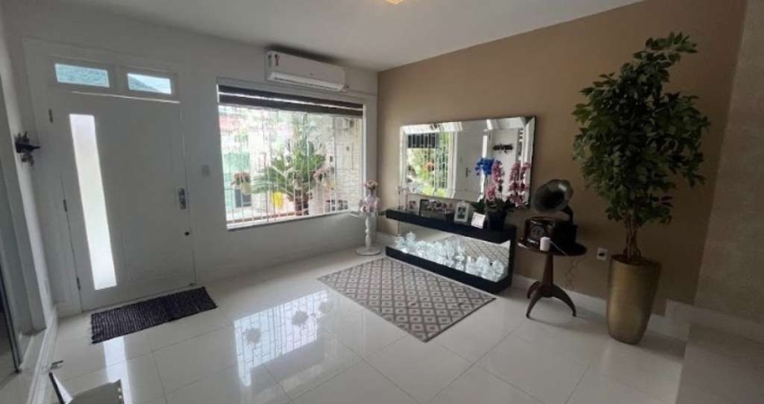Casa Térrea a Venda de 3 dormitórios ( 1 Suíte) Parque São Jorge - Itacorubi - Florianópolis SC