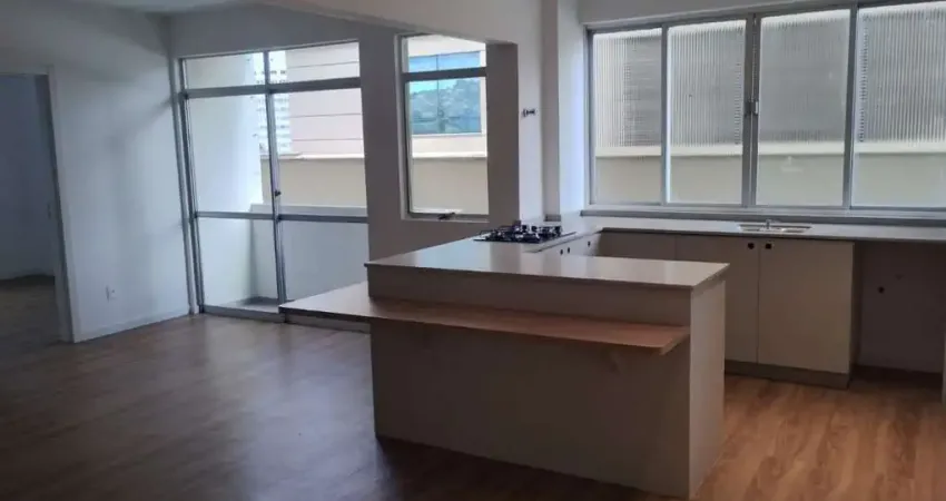 Apartamento 2 dorms,1 suíte no Centro de Florianópolis