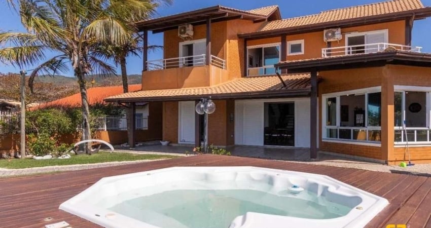 Casa Pé na Areia - Praia da Armação | Florianópolis/SC Financiamento disponível