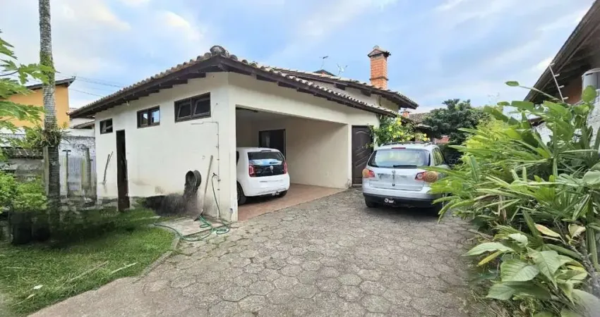 Casa com 3 quartos à venda na Rua Nossa Senhora de Fátima, 1011, Campeche, Florianópolis