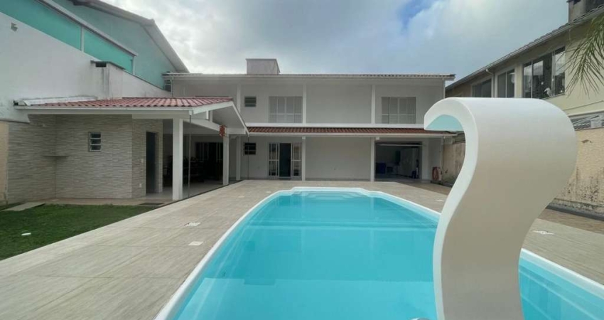 Casa Residencial em Ingleses do Rio Vermelho