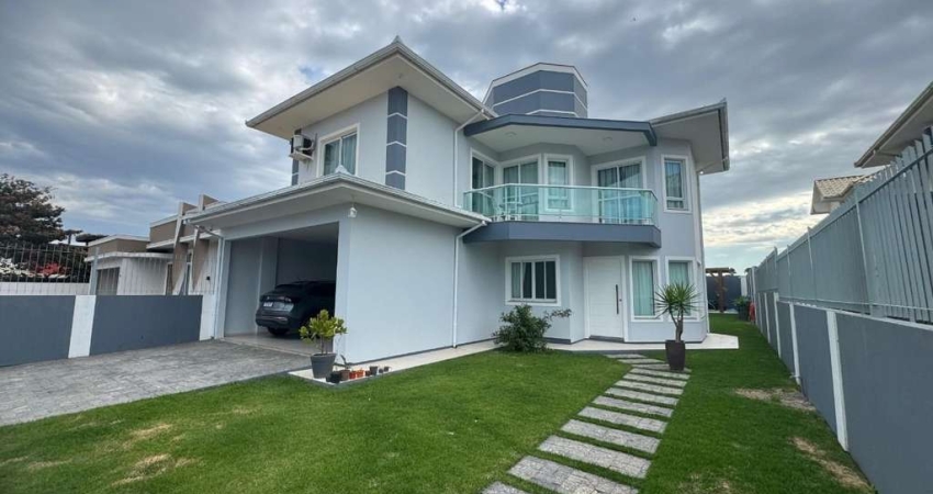 Casa a venda no Campeche - 4 dormitórios sendo 2 suítes