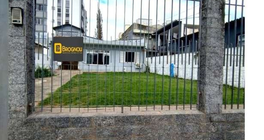 Casa à venda com 3 quartos no bairro Canto em Florianópolis-SC