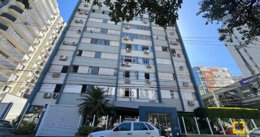 Apartamento à Venda no Centro de Florianópolis com 3 quartos