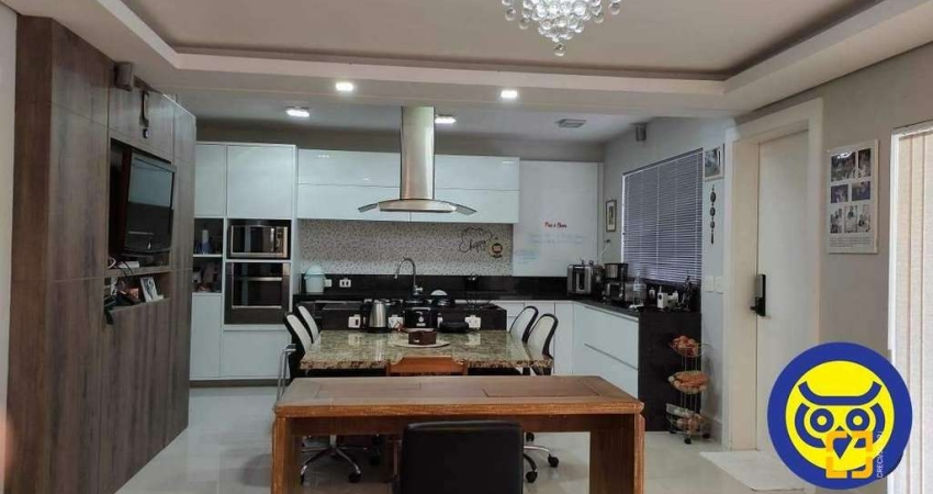 Casa 6 quartos (3 suites) em Condomínio Fechado no Cacupé