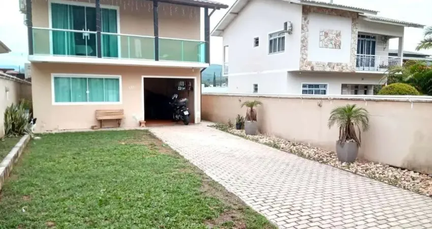Casa 2 andares com 4 quartos, piscina no São Sebastião em Palhoça_SC