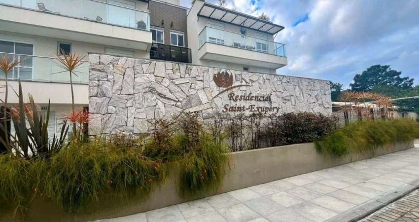 Apartamento de 3 dormitórios a 950m da praia do Campeche, em Florianópolis.