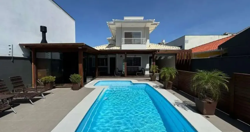 Casa á venda com 3 dormitórios, 2 suítes, 200 m², picina, R$ 1.484.000,00 em Barreiros/ S.José - SC