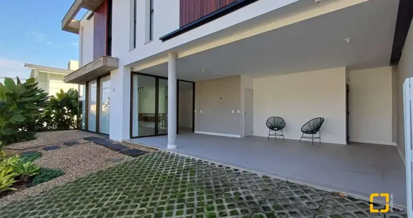 Casa com 3 Suites com 167m² área construída no Itacorubi