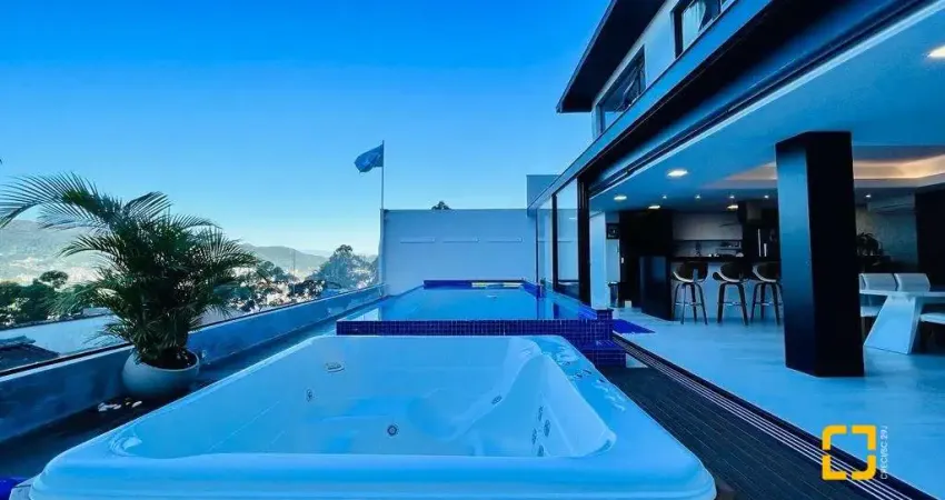 Casa na Trindade  com 4 dormitórios com vista espetacular, moderna e requintada