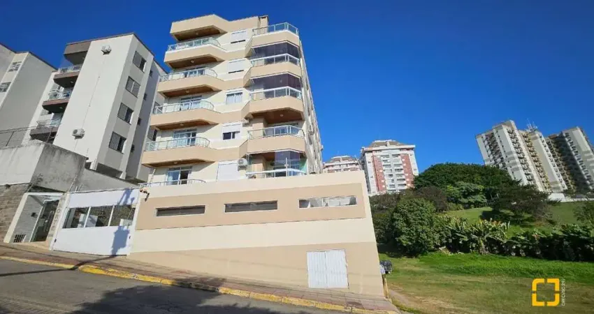 Apartamento de 2 quartos com amplo terraço à venda no Estreito