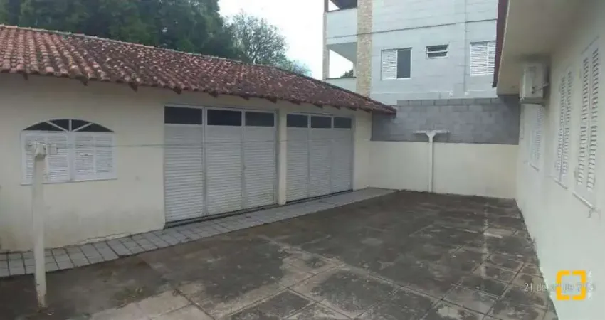 Casa à venda Bairro Pantanal - Próximo a Universidade Federal (UFSC)