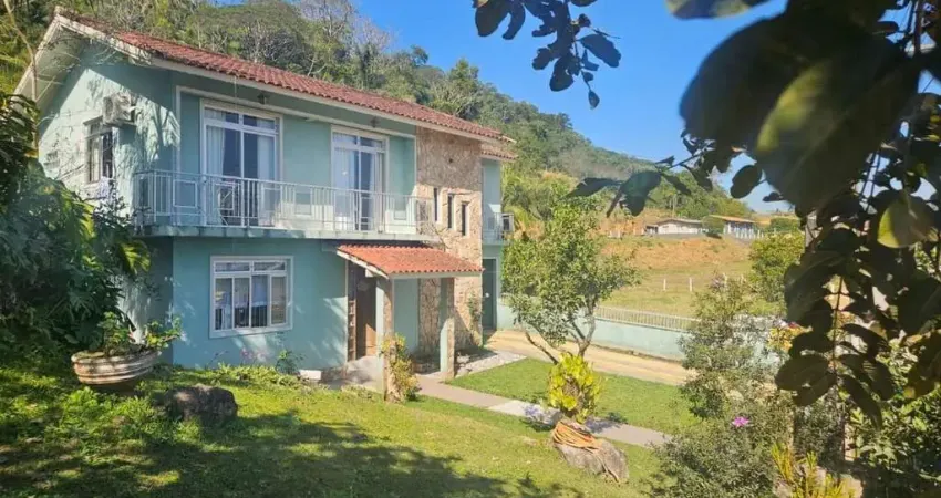 Chácara com 43.560,00m²,  Casa 2 pavimentos c/133m2 no bairro Rússia,  Cidade de Biguaçu/SC.