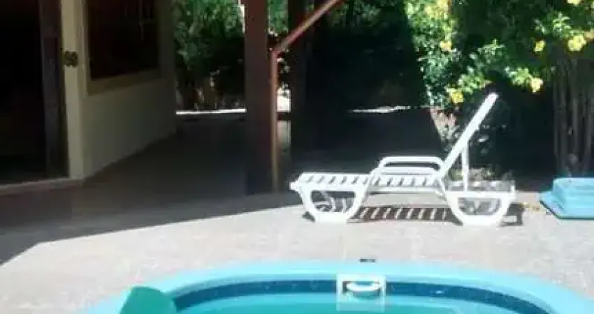 Casa com 7 Quartos à venda, 400m² - Canasvieiras por R$ 960.000,00