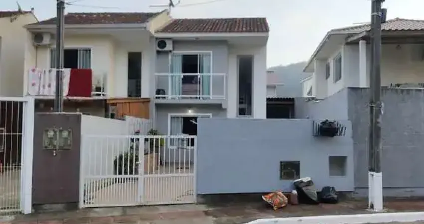Casa com 2 quartos à venda na Rua Jerivá, Potecas, São José
