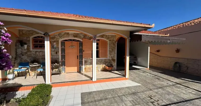 Casa a venda de 4 dormitórios com piscina no rio tavares - florianópolis/sc