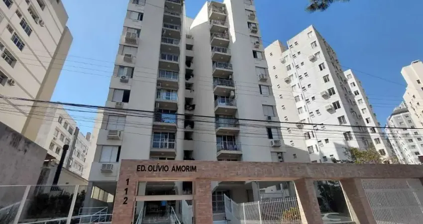 Apartamento de 3 quartos com vaga de garagem no centro de florianópolis.