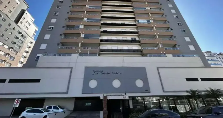 Apartamento de 2 quartos sendo 1 suíte, seminovo no pedra branca